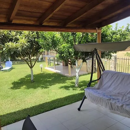 Ofrynio Kavalas Martin House * Karianí