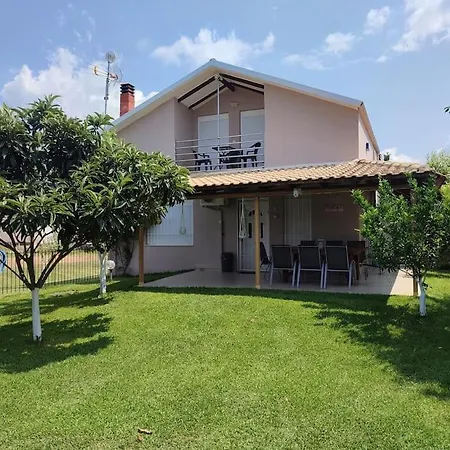 Ofrynio Kavalas Martin House بيت للعطل